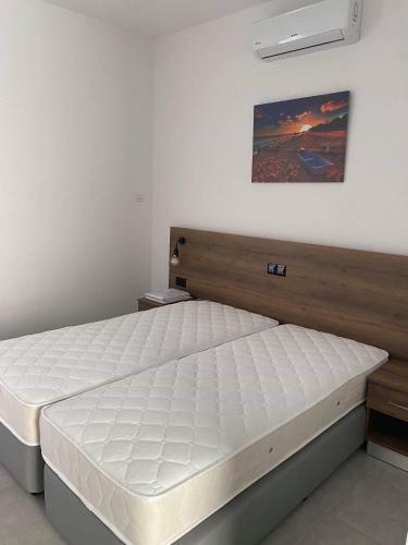 Apartamento Ellenapa Apts & Studios