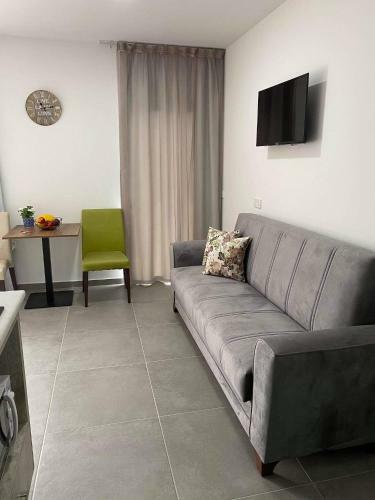 Apartamento Ellenapa Apts & Studios