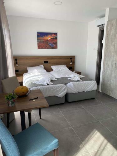 Apartamento Ellenapa Apts & Studios