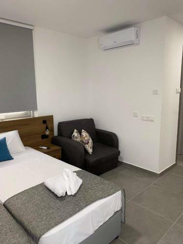 Apartamento Ellenapa Apts & Studios