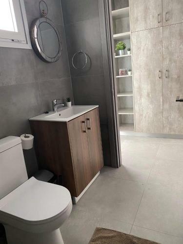 Apartamento Ellenapa Apts & Studios