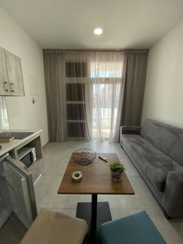 Apartamento Ellenapa Apts & Studios