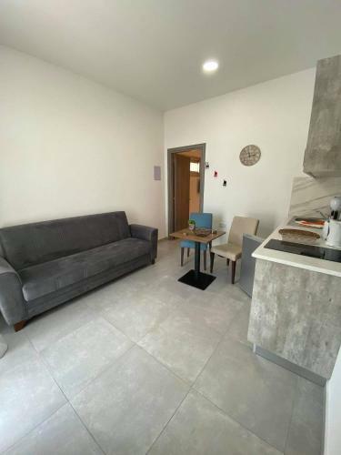 Apartamento Ellenapa Apts & Studios