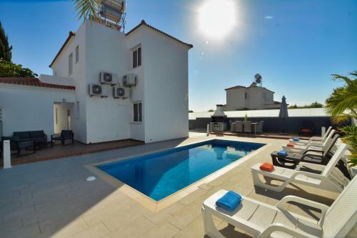 Villa Carib Nissi