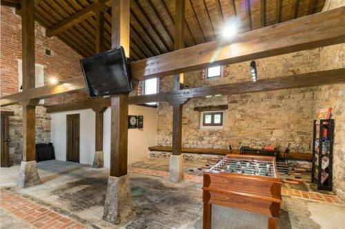 Espectacular Villa Rural En Cab�rceno