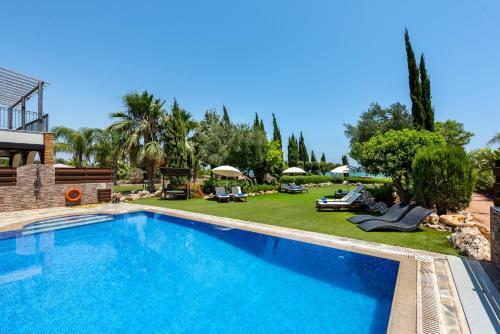 Villa Sea Front Oceanus H3