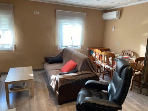 Cheap & Equipped Apartament Nearly Center
