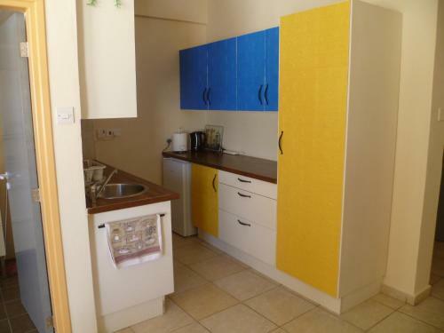 Laura's 2 Bedroom Apartment With Balcony!
