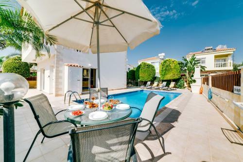 Villa Scarlett