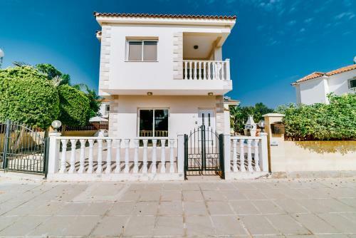 Villa Scarlett