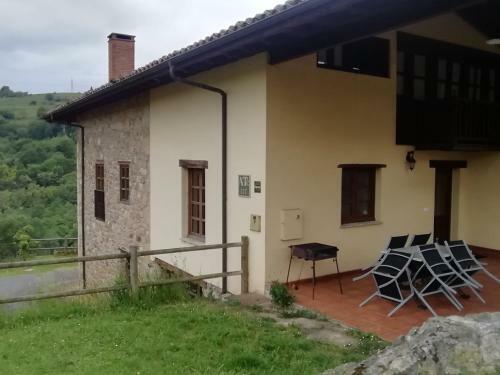 Agroturismo La Casona De Sovi�a