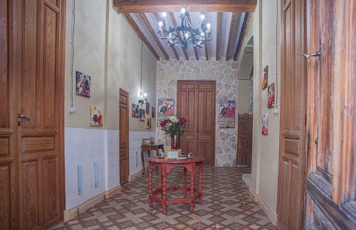 The Garden Apartment With A Private Garden & Shared Pool