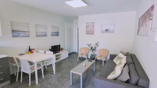 Nissi Twins Apartments