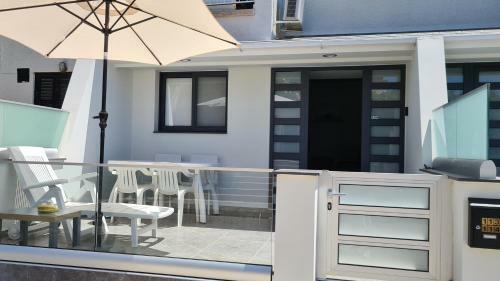 Nissi Twins Apartments