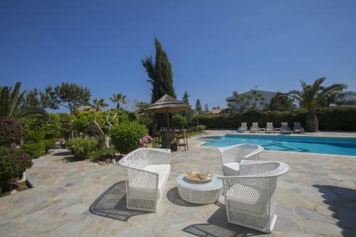 Villa In Ayia Napa With A Pool!