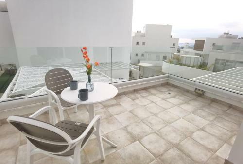 Elite Blue Sunset 3 Bedroom Villa