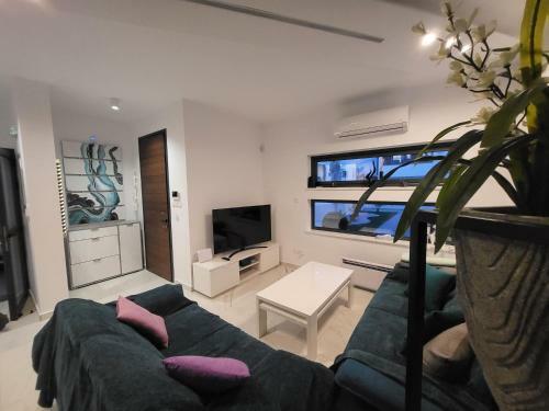 Georgimaria Azure Luxury Sea Villa