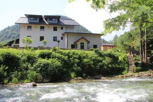 Apartamento Ferienwohnungen An Der Grundlseer Traun