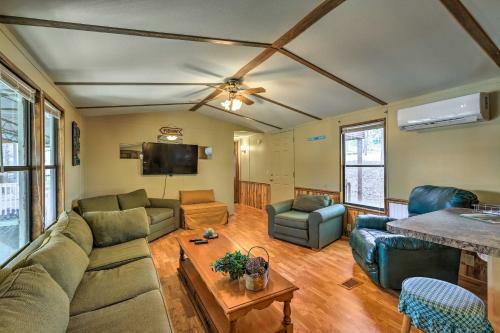 Pet-friendly Wedowee Cabin - Shared Boat Dock