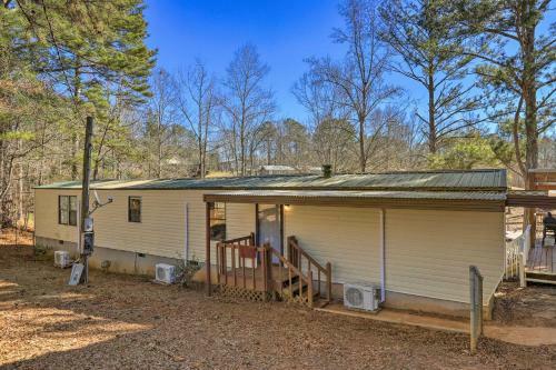 Pet-friendly Wedowee Cabin - Shared Boat Dock