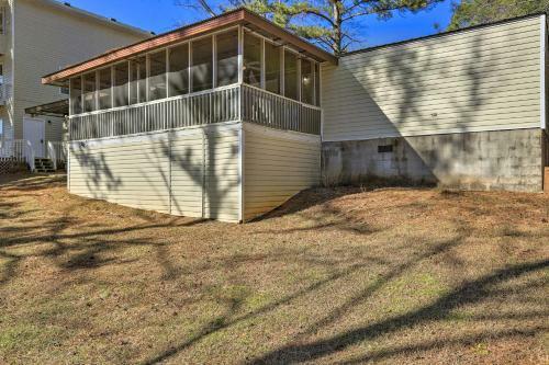 Pet-friendly Wedowee Cabin - Shared Boat Dock