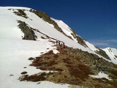 C R Altobierzo, 9 H Y 9 Ba�os