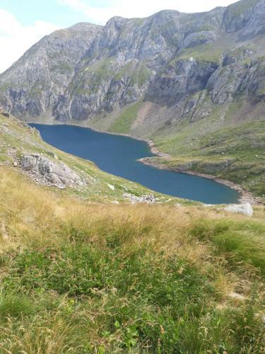 C R Altobierzo, 9 H Y 9 Ba�os