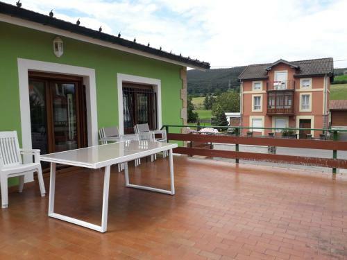 Casa Con Jardin