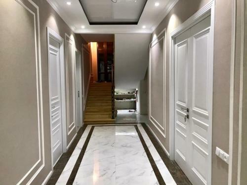 Villa Qusar, Ba? Evi