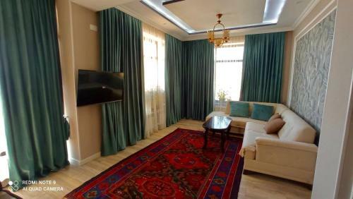 Villa Qusar, Ba? Evi
