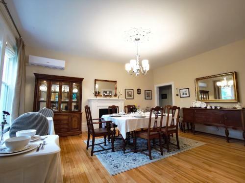Bed & Breakfast No 1 Grafton Inn