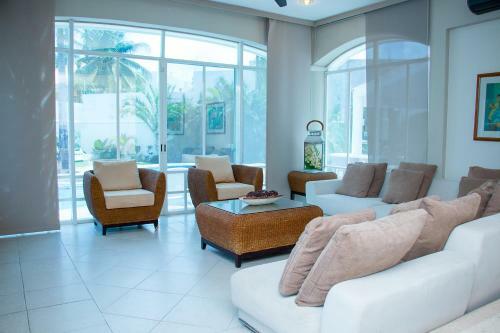 Luxury Villa Alamos