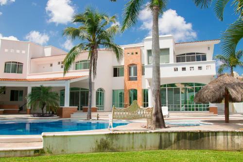 Luxury Villa Alamos