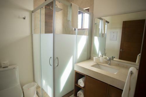 Ocean View 4 Br House- Beach, Private Pool&jacuzzi