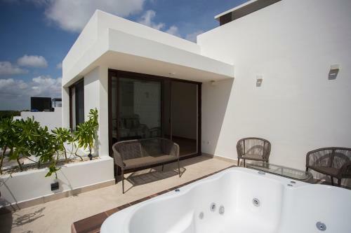 Ocean View 4 Br House- Beach, Private Pool&jacuzzi
