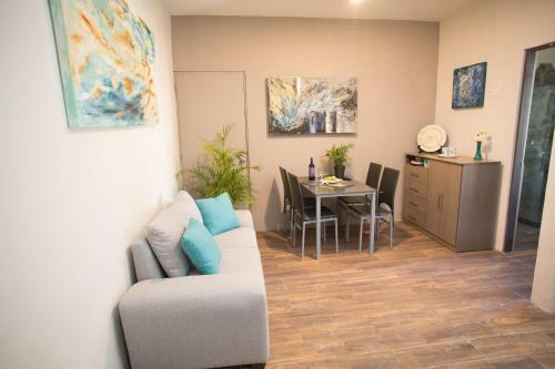 Hotel Suites And Art