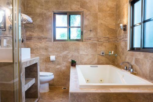 �lamos Inn Hotel Con Jacuzzi Y Piscina