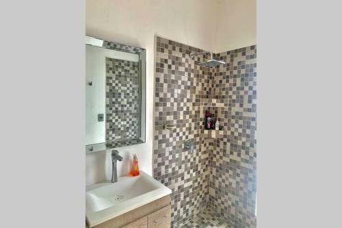 Apartamento Elegante Casa Hermosa En Residencial Con Alberca