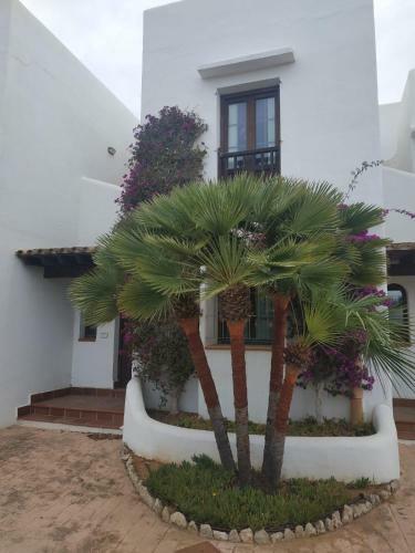 Agradable Chalet Adosado Con Piscinas