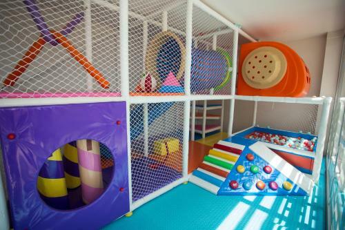 Apartamento Ocean View Condo - Beach, Pool & Jacuzzi!