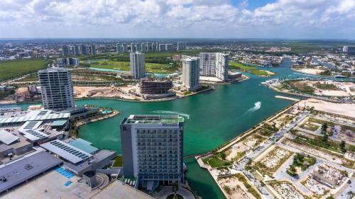 Apartamento Ocean View Condo - Beach, Pool & Jacuzzi!
