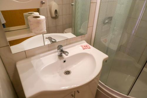 Apartments Crvena Jabuka 1