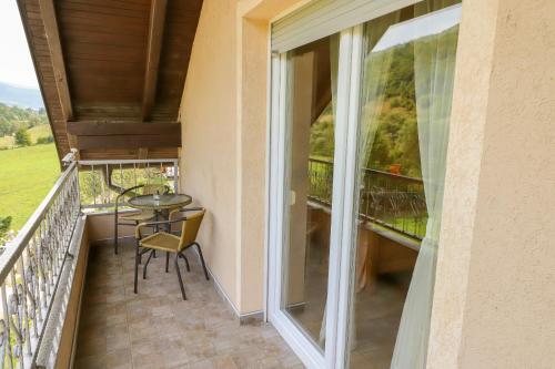 Apartments Crvena Jabuka 1