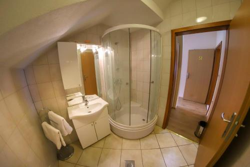 Apartments Crvena Jabuka 1