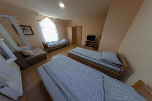 Apartments Crvena Jabuka 1