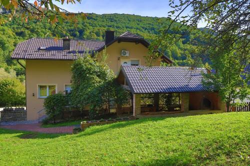 Apartments Crvena Jabuka 1