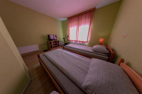 Apartments Crvena Jabuka 1
