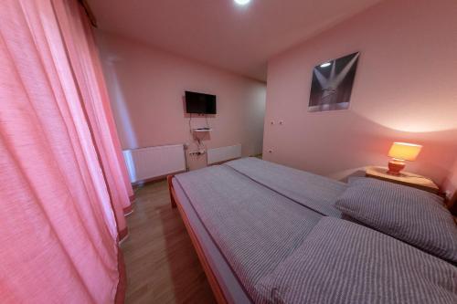 Apartments Crvena Jabuka 1