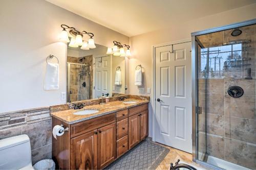 Sleek Escape With Balcony Less Than 1 Mi To 5th Avenue!
