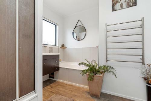 Mahina Magic - Mount Maunganui Holiday Home